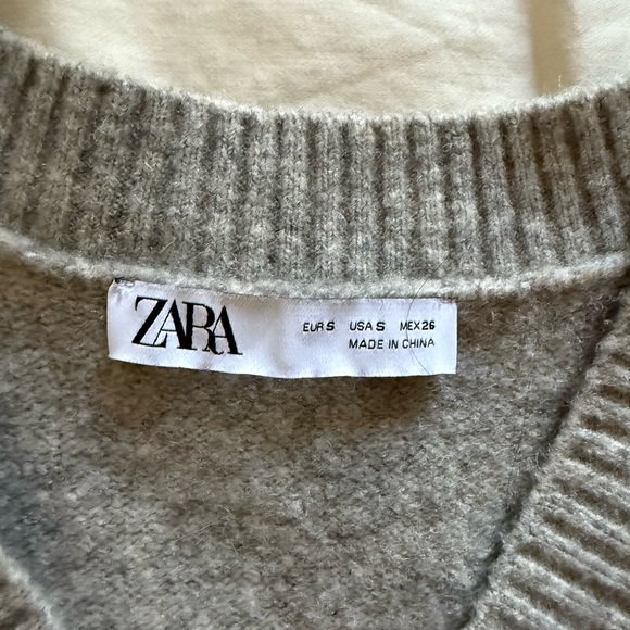 Zara Sweater Vest Size Small - Picture 2 of 2